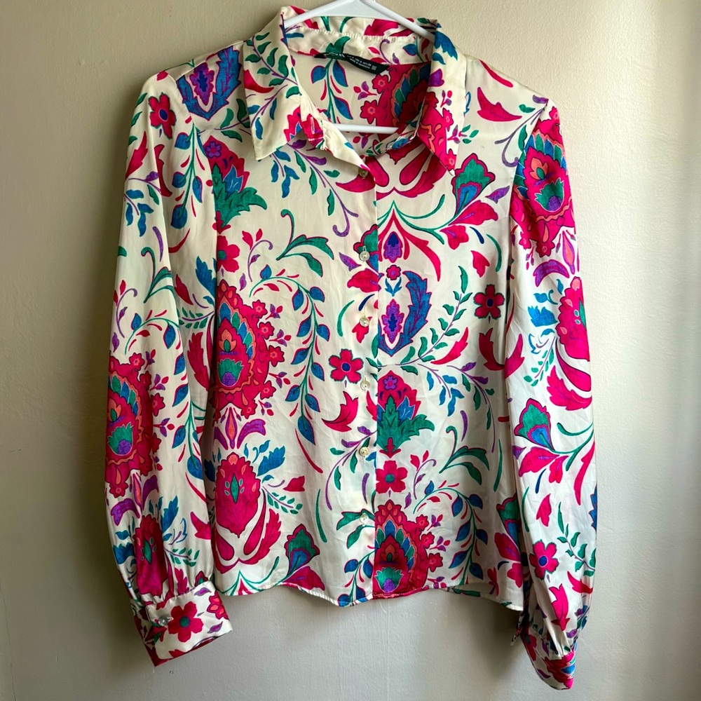 Zara Floral Button-Up Blouse in Pink, Teal, Blue on Cream